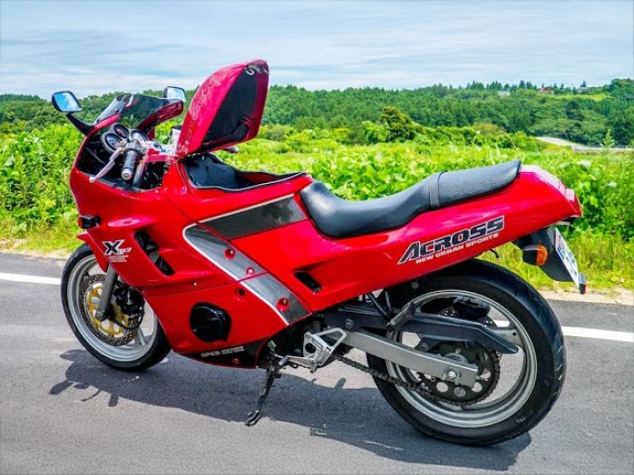 Suzuki GSX 250 F Across