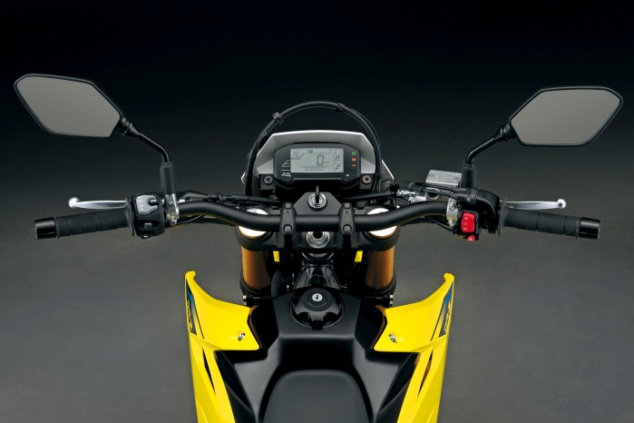 DR Z400SRJM5 Cockpit