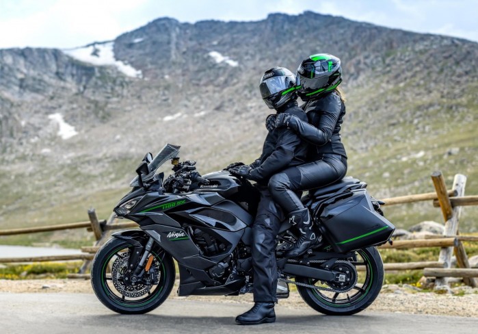 Kawasaki Ninja 1100SX 2025 jazda we dwoje