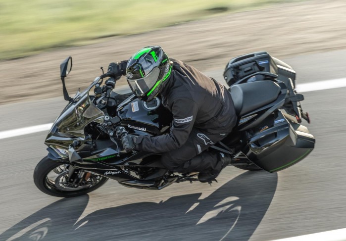 nowe Kawasaki Ninja 1100SX 2025