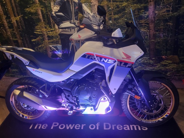 09 Honda Transalp 750 2025 prezentacja