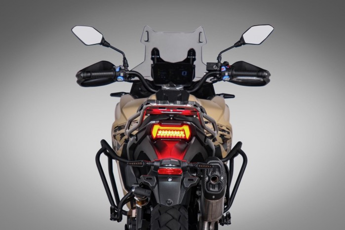 Voge 625DSX swiatlo tyl