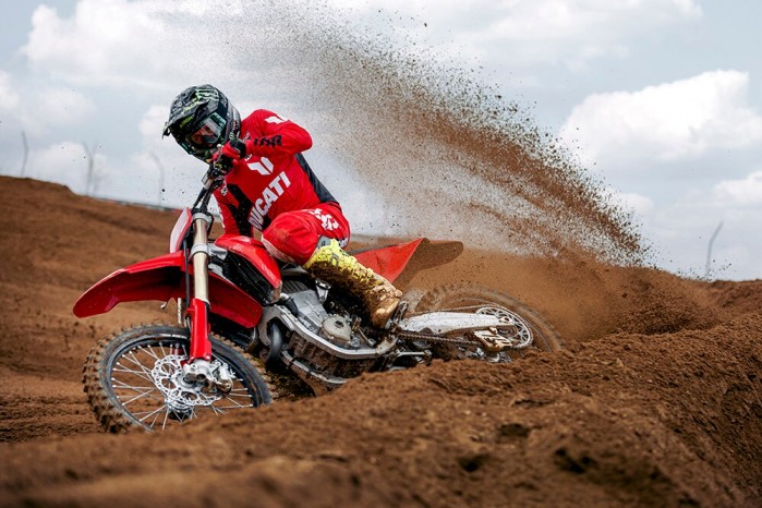 ducati desmo450 mx 02