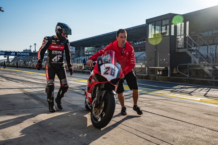 Wyjazd z boksu Daniel Blin