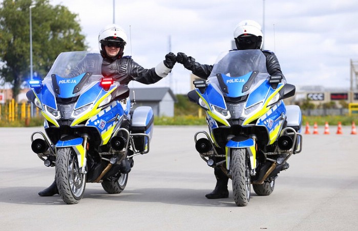policyjne BMW R1250RT 1 z 2