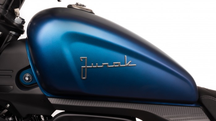 03 Junak M18 Vintage 125 bak