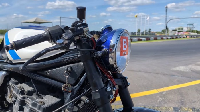 Suzuki GSF750R custom reflektor