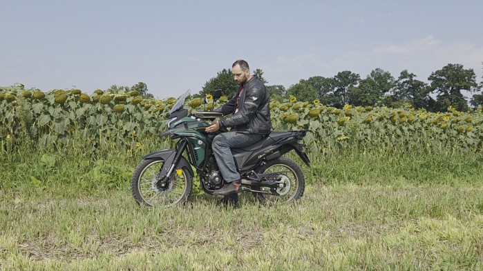 Barton Rally 125 Nogi pod bakiem