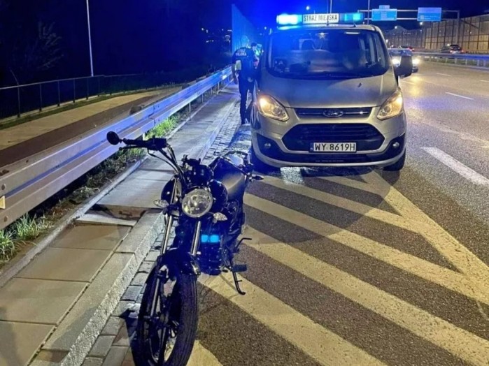 jechal w klapkach 34