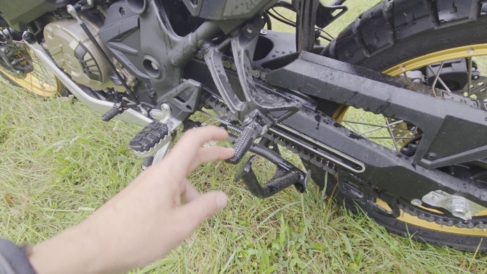 VOGE Rally 800 Black Knight podnozek pasazera