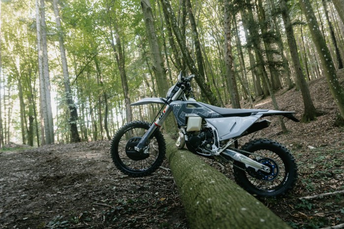 195629 TE 300 Pro 2026 Static