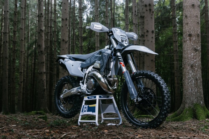 195675 TE 300 Pro 2026 Static