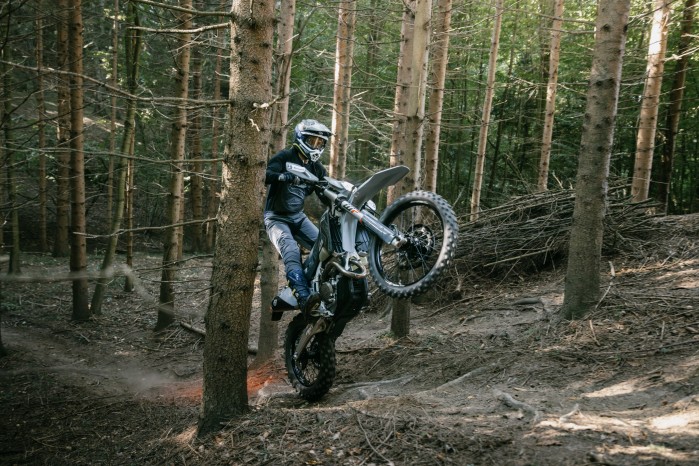 195819 FE 350 Pro 2026 Action