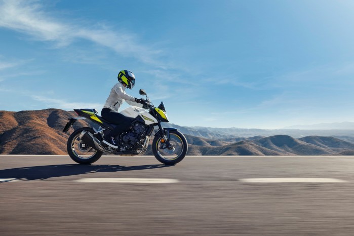 26YM Honda CB500 Hornet jazda