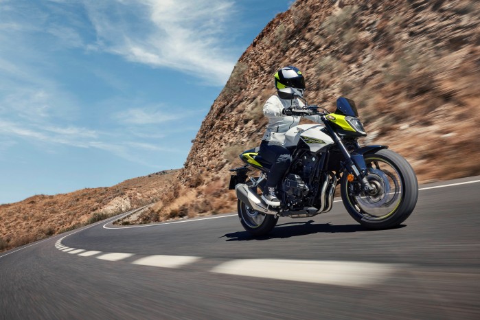 26YM Honda CB500 Hornet szybka jazda