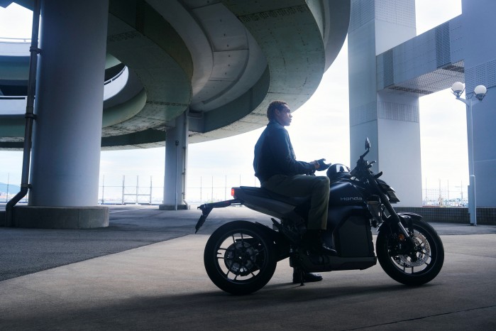 26YM Honda WN7 parking