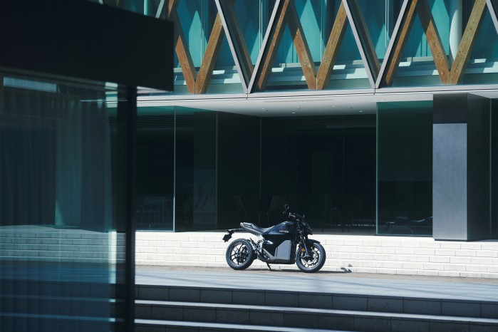 26YM Honda WN7 w miescie