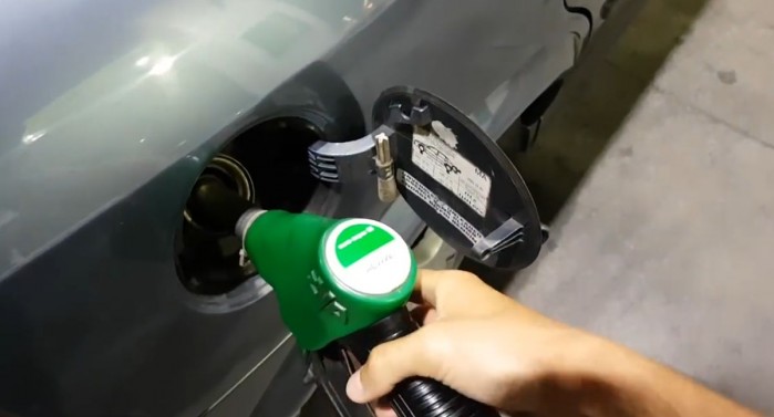 tankowanie samochodu 1