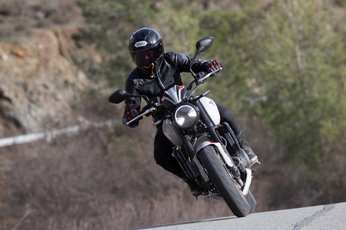 Triumph Trident 800 2026 test cypr