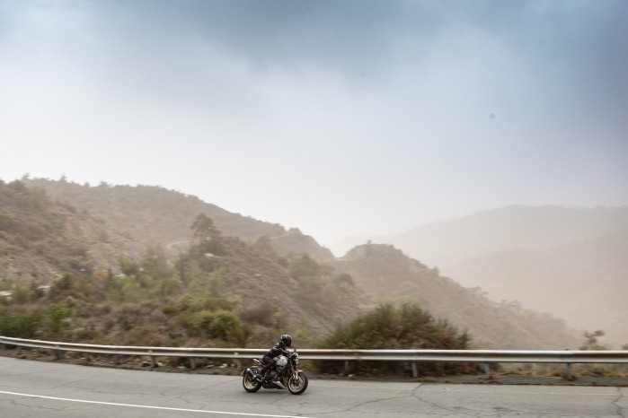 Triumph Trident 800 2026 test gorskie drogi