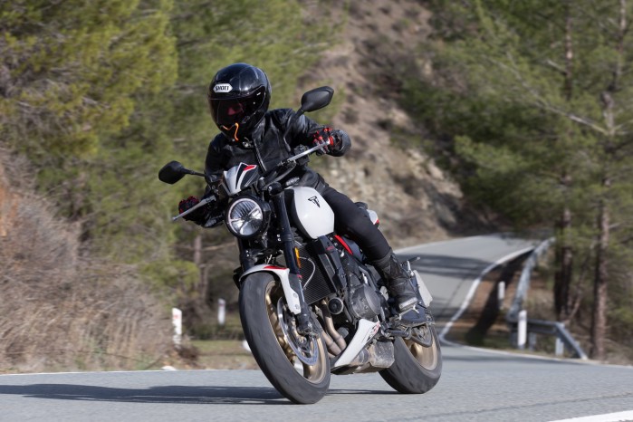 Triumph Trident 800 2026 test na cyprze