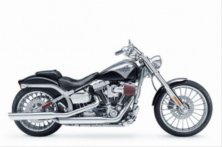 Harley-Davidson-CVO-Breakout 18890 1