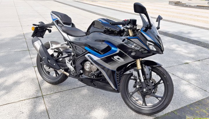 QJ-Motor-SRK-125R 19754 1