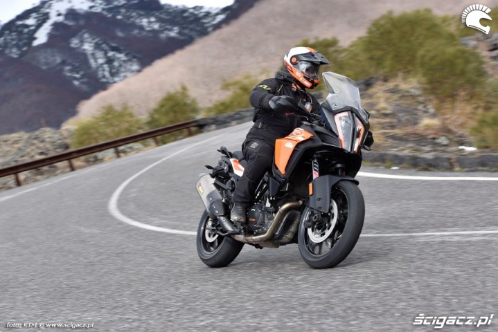 KTM 1290 Adventure zakrety