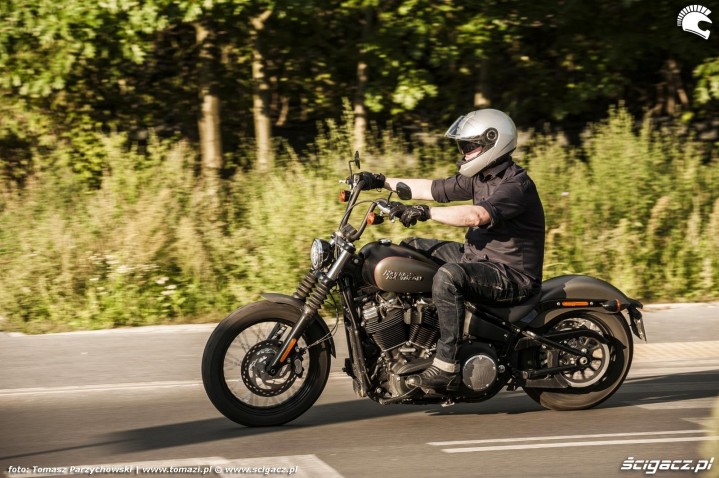 Harley Davidson Street Bob 2018 test 38