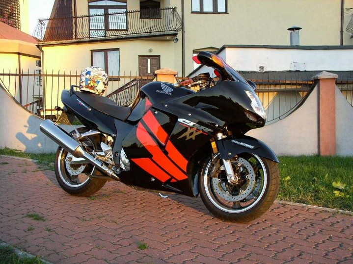 Honda CBR 1100 XX Super Blackbird
