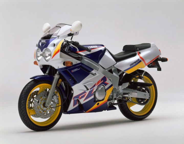 Yamaha FZR600R 5