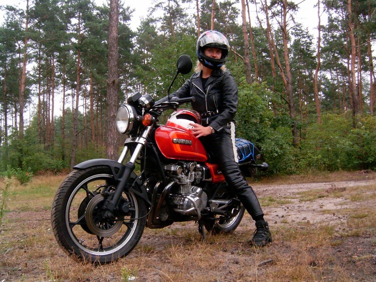 SUZUKI GS 550E