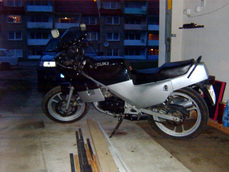 Suzuki RG 80