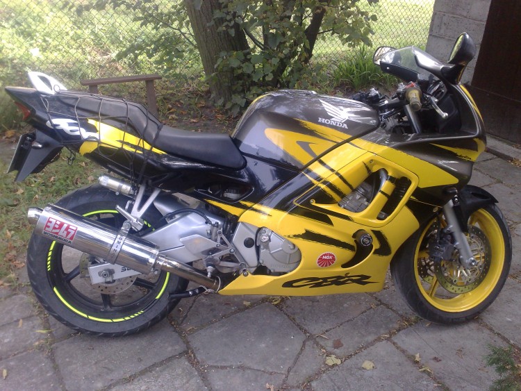 CBR F3 600