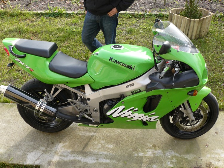 ZX7R