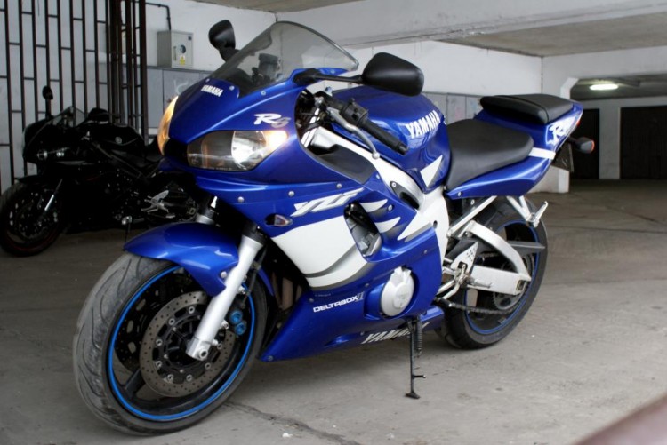 Yamaha YZF6R :) 