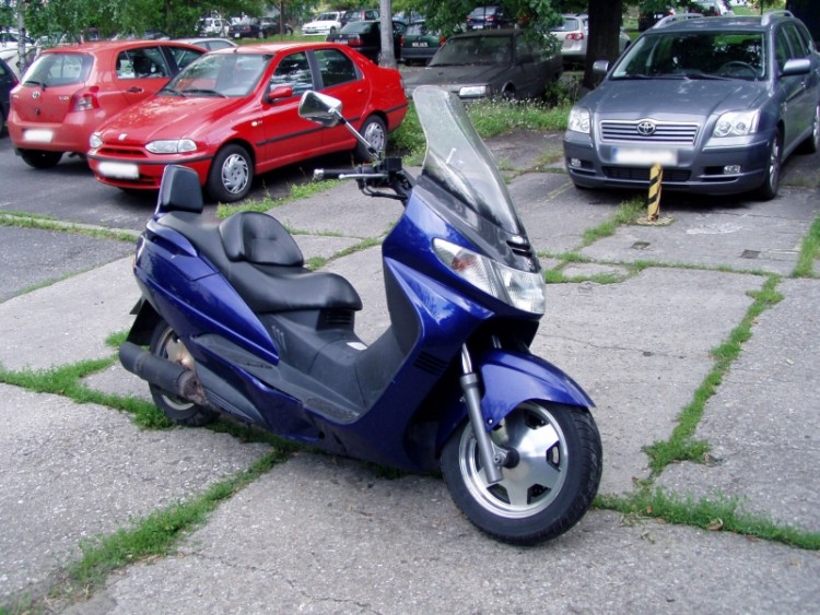 Suzuki Burgman 250 2