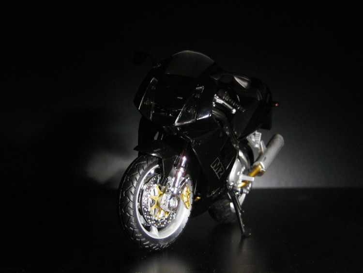 Welly 1:24 MZ 1000S 4