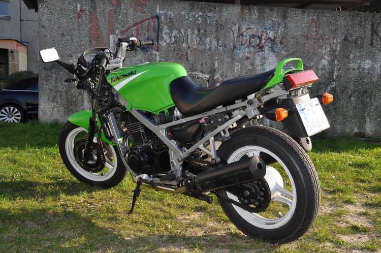 Kawasaki GPZ 500 s 1