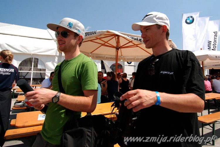 Bibis i Ron spiskuja