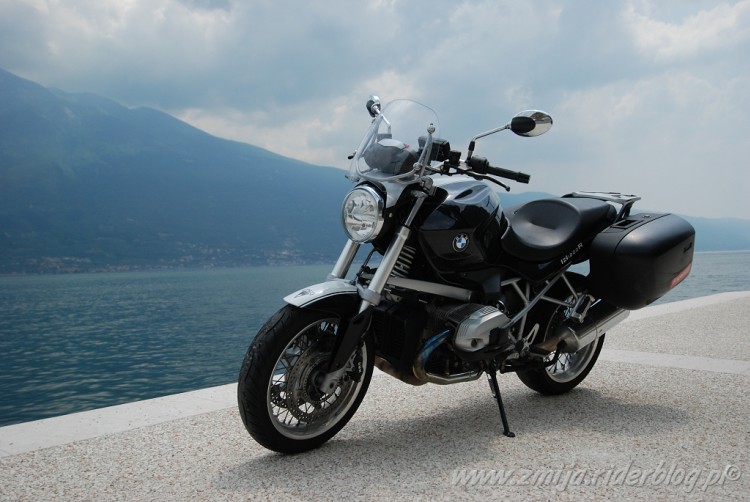 BMW R1200R jezioro Garda