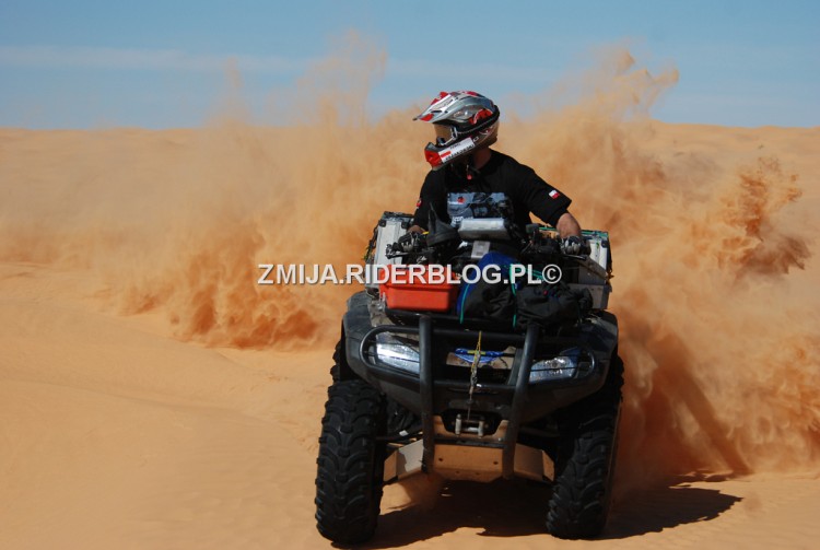Riding_on_desert_Tunisia