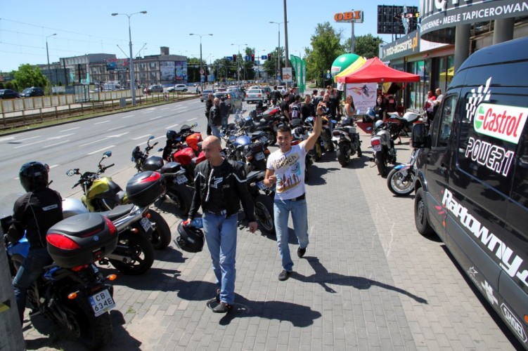 uczestnicy Niedzieli Motocyklowej z Castrol