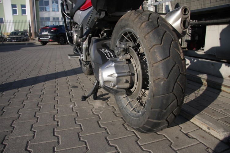 naped z przegubem kardana