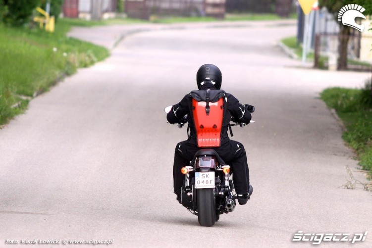 Harley Davidson Street Bob Special Edition 2014 od tylu
