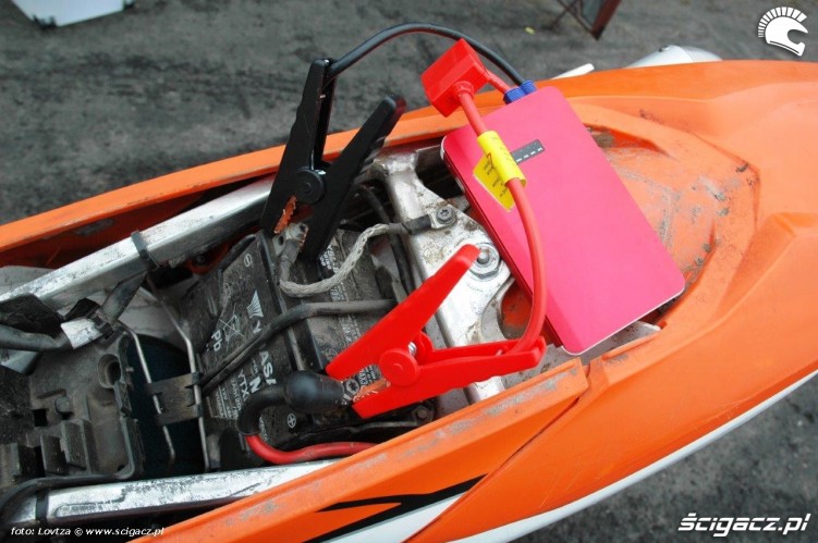 Akumulator rozruchowy K23 na motocyklu