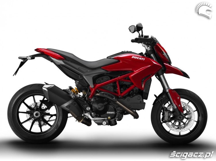 Hypermotard 821