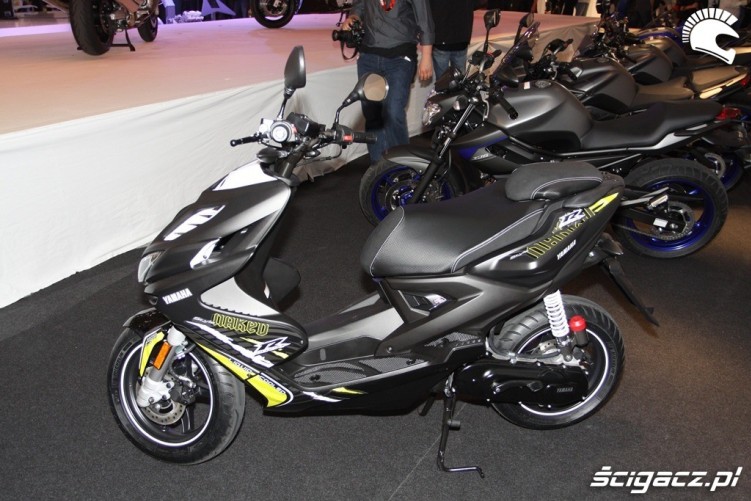 Ficha técnica de la Yamaha Aerox R Naked 2013 - Masmoto.es