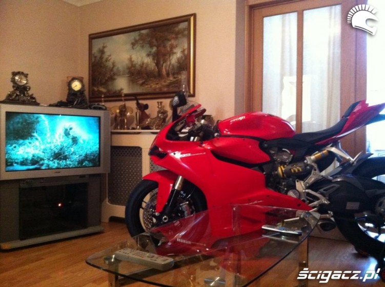 Panigale w salonie