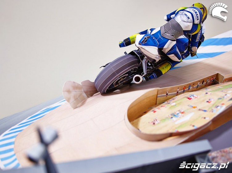 Laguna Seca Model kartonowy Yamaha